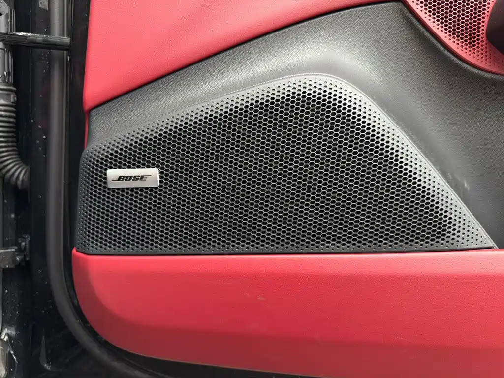 Porsche Macan EV — миниатюра 9