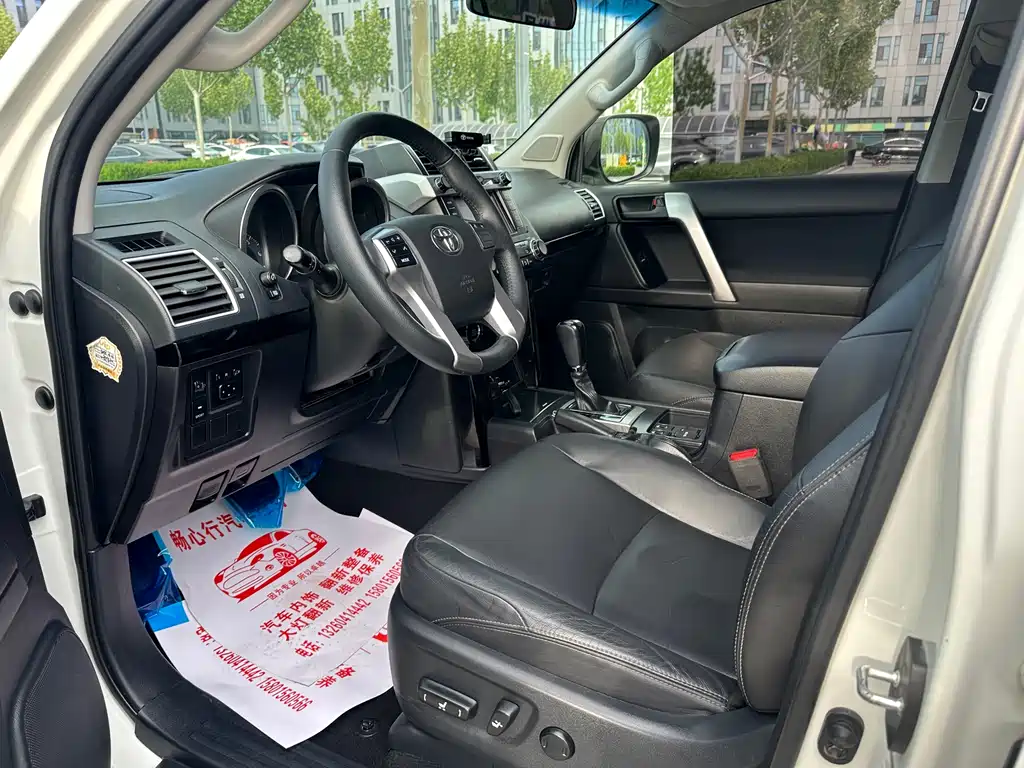 Toyota Land Cruiser Prado 2016 2.7L AT Standard