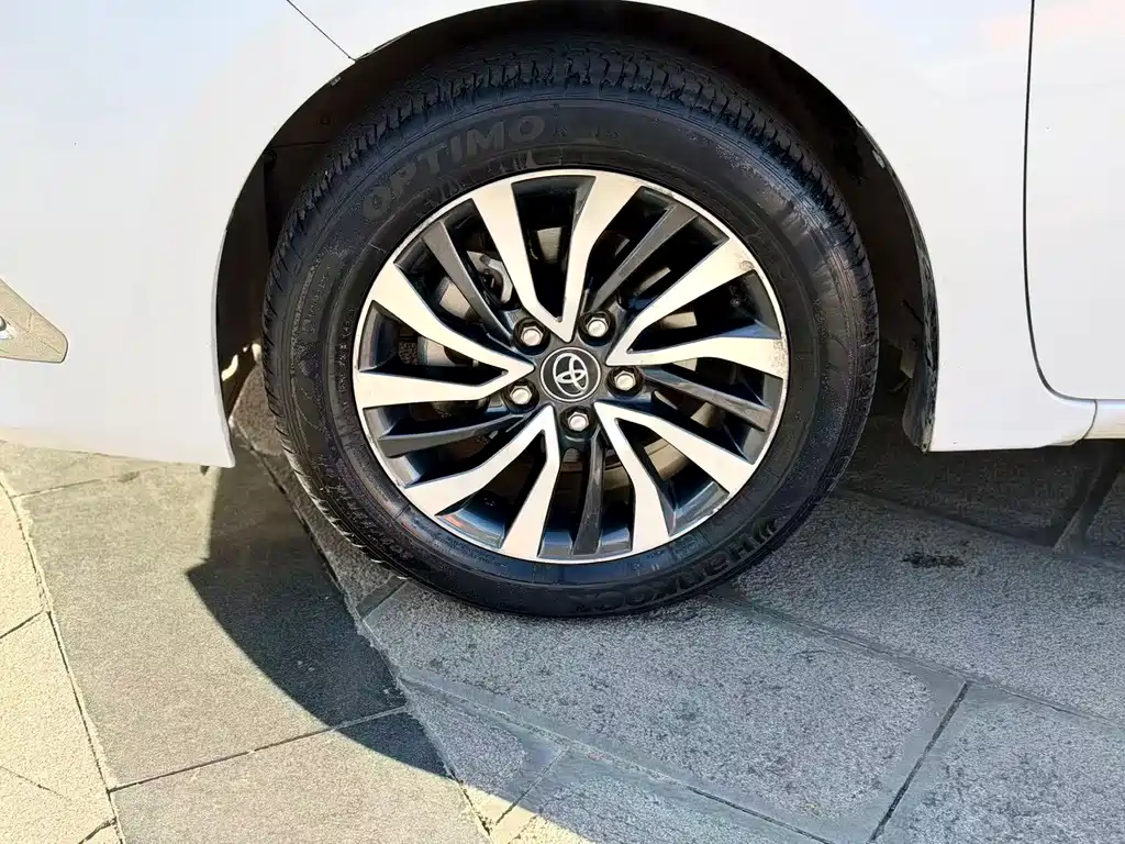 Toyota Corolla — миниатюра 5