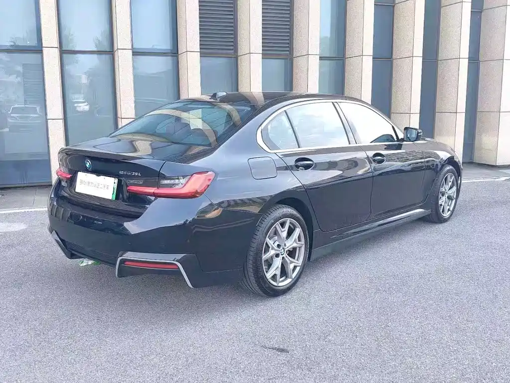 BMW i3 2025 eDrive 35 L
