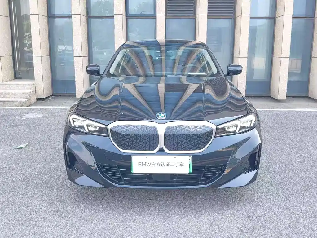 BMW i3 2025 eDrive 35 L