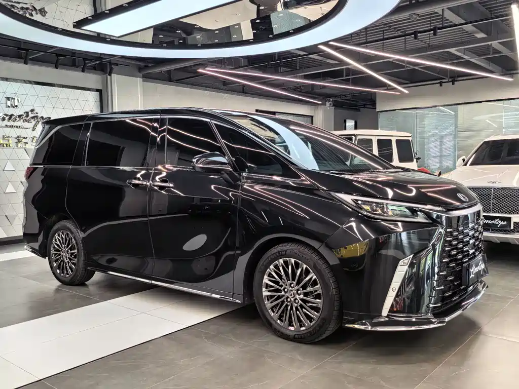 Lexus LM 2024