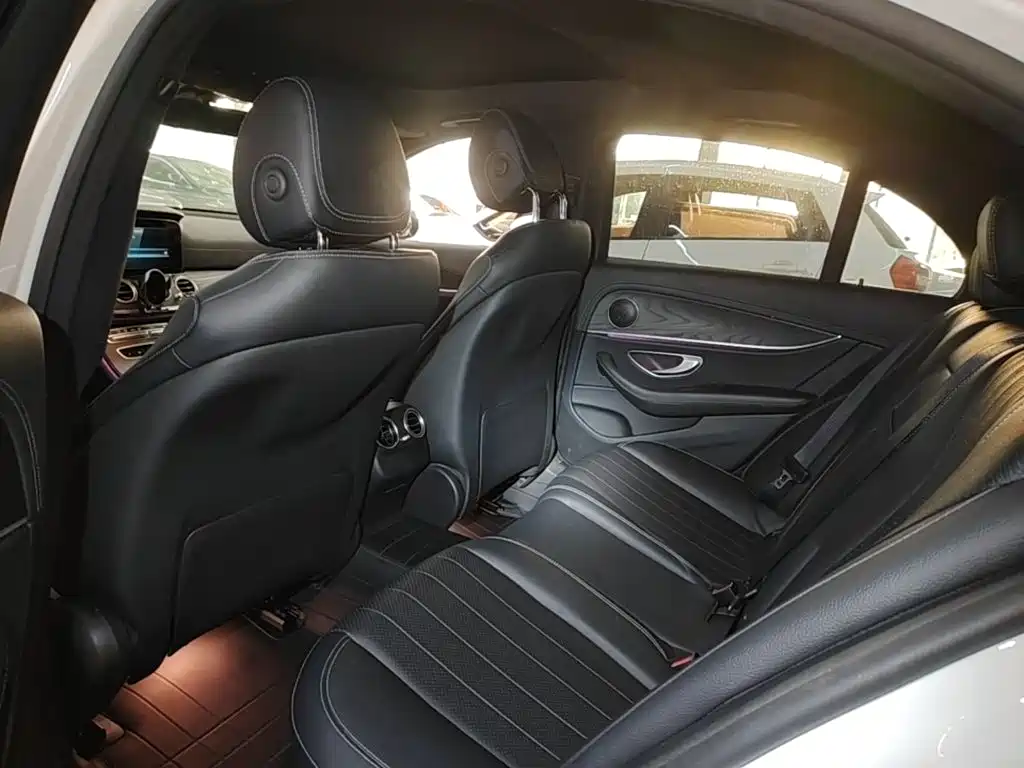 Mercedes-Benz E-Class (Import) — миниатюра 17
