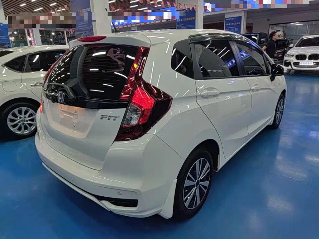 Honda Fit — миниатюра 7