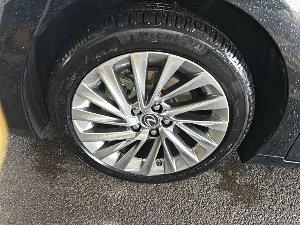 Lexus ES — миниатюра 23