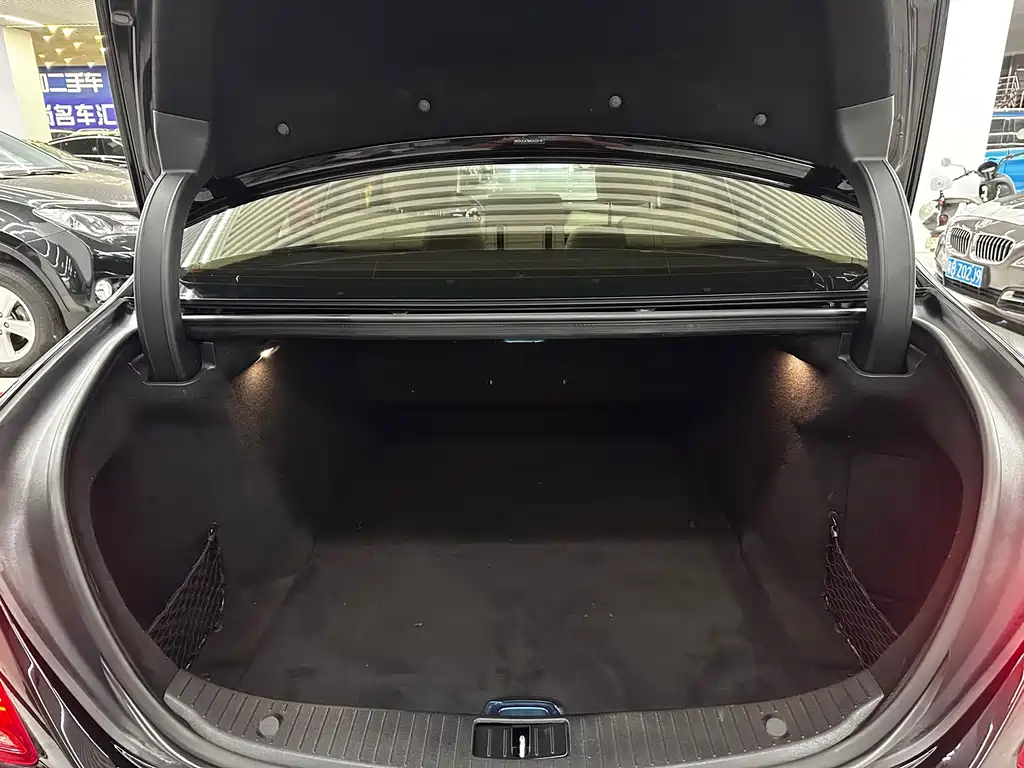 Mercedes-Benz S-Class — миниатюра 10