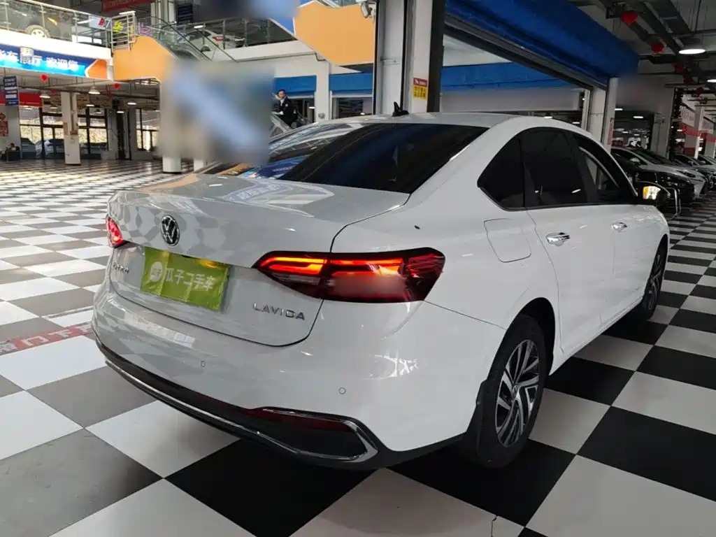 Volkswagen Lavida — миниатюра 7
