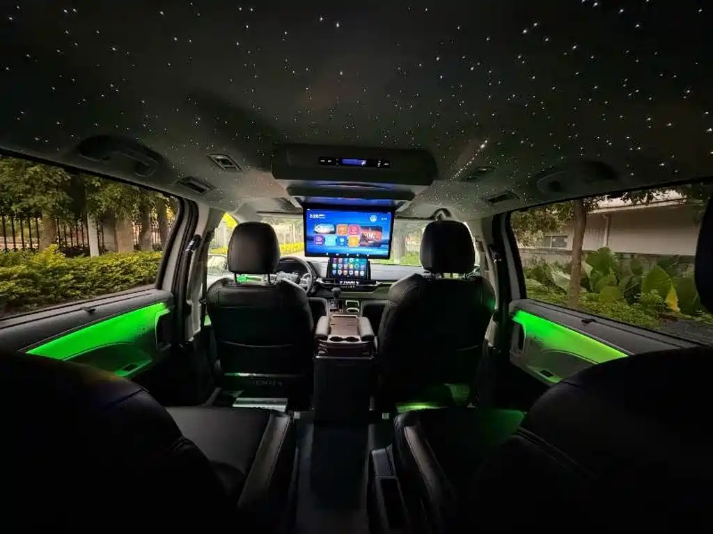 Toyota Sienna — миниатюра 4