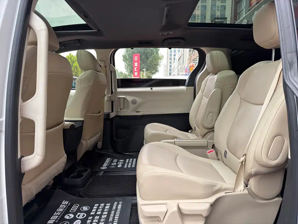 Toyota Granvia — миниатюра 8