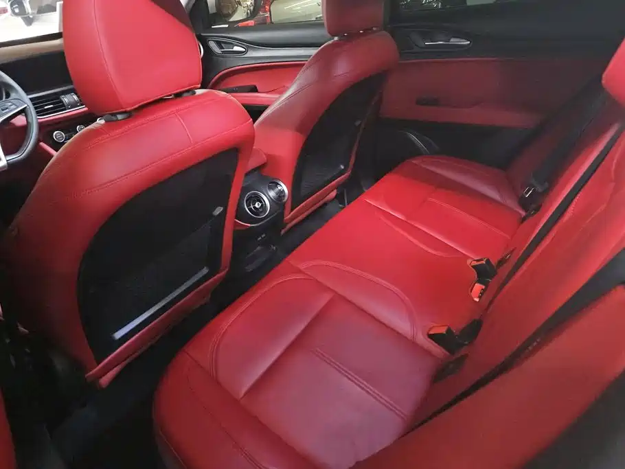 Alfa Romeo Stelvio — миниатюра 11