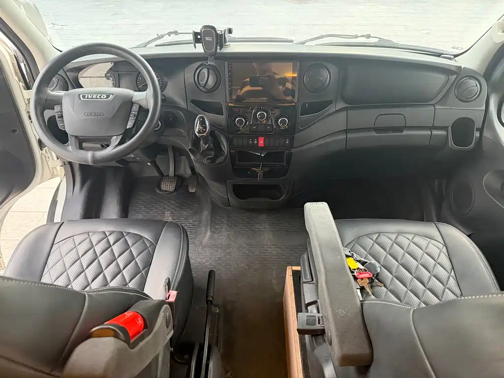 IVECO Ousheng — миниатюра 8