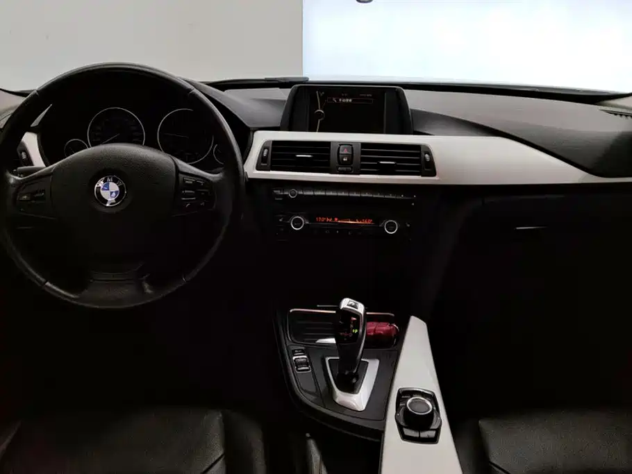 BMW 3 Series — миниатюра 12