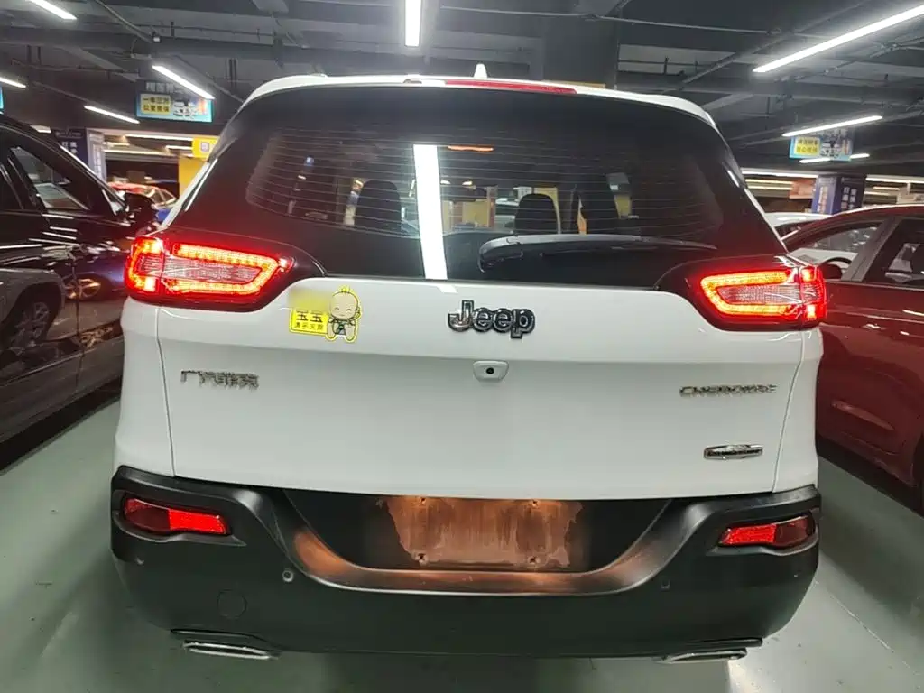 Jeep Cherokee — миниатюра 6