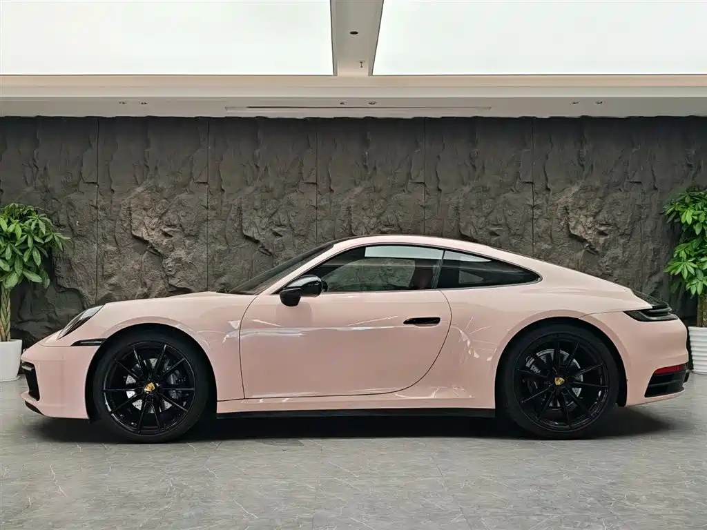 PORSCHE 911