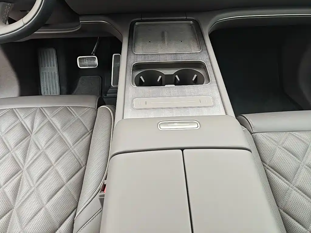 NIO ES8 — миниатюра 14