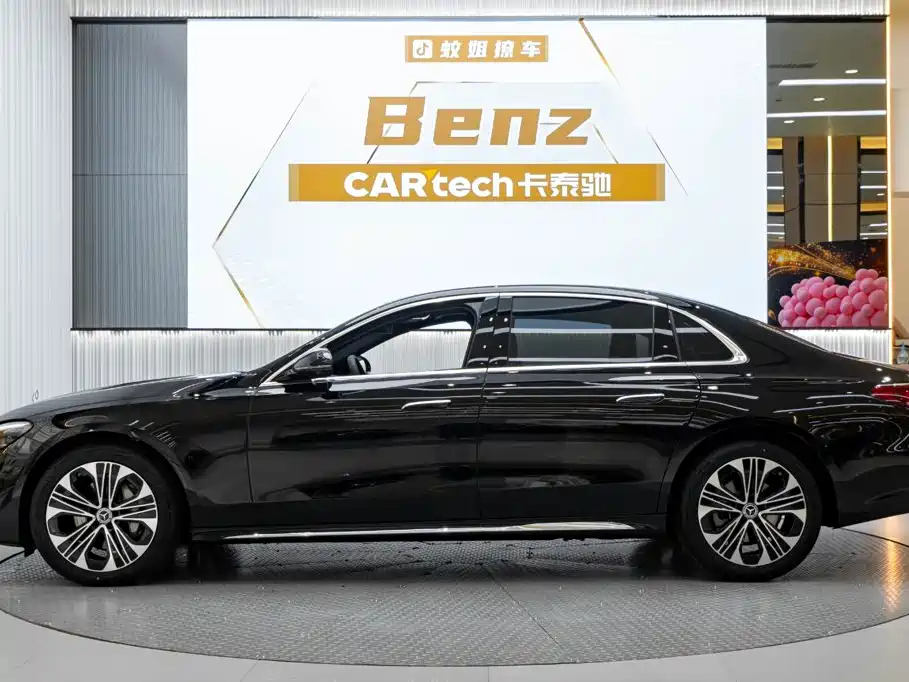Mercedes-Benz E-Class — миниатюра 3
