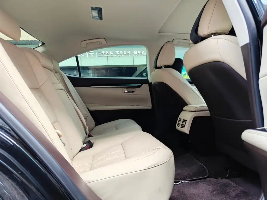 Lexus ES — миниатюра 6