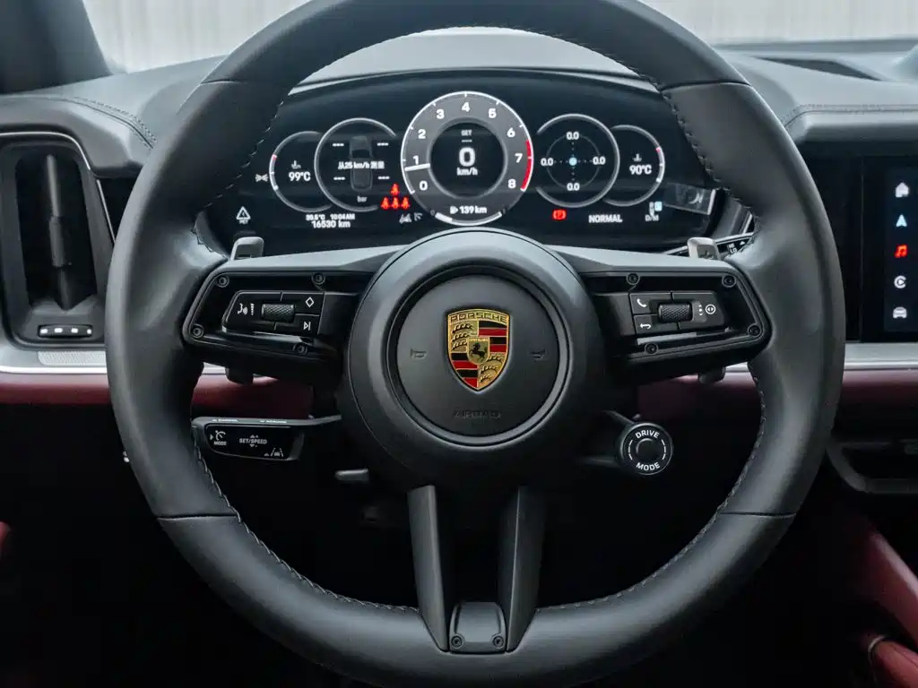 Porsche Cayenne — миниатюра 16