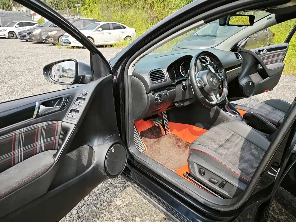 Volkswagen Golf GTI — миниатюра 7