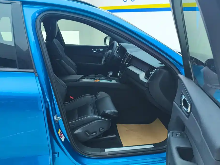 Volvo XC60 — миниатюра 8