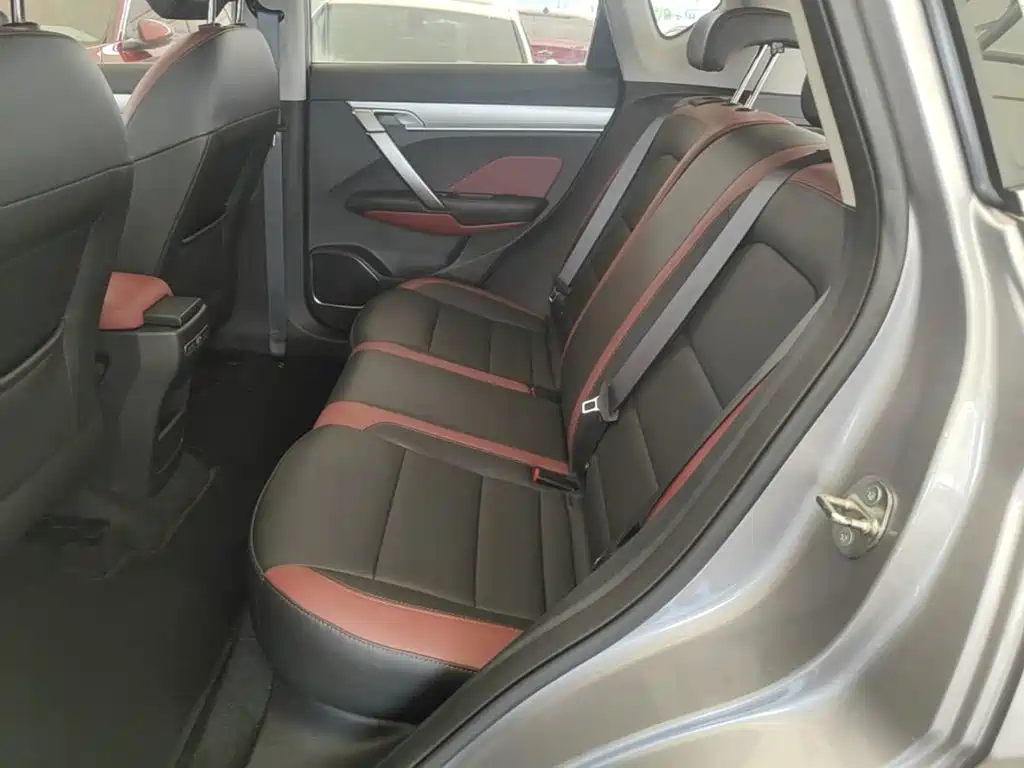 Geely Binyue — миниатюра 17