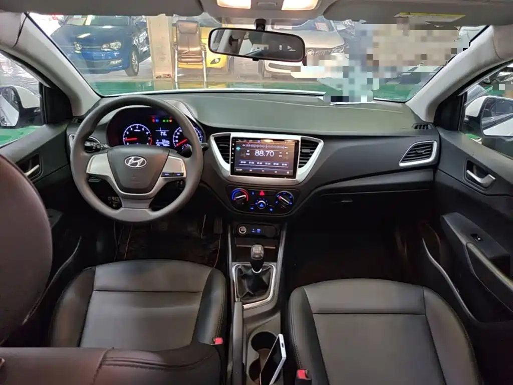 Hyundai Verna — миниатюра 10