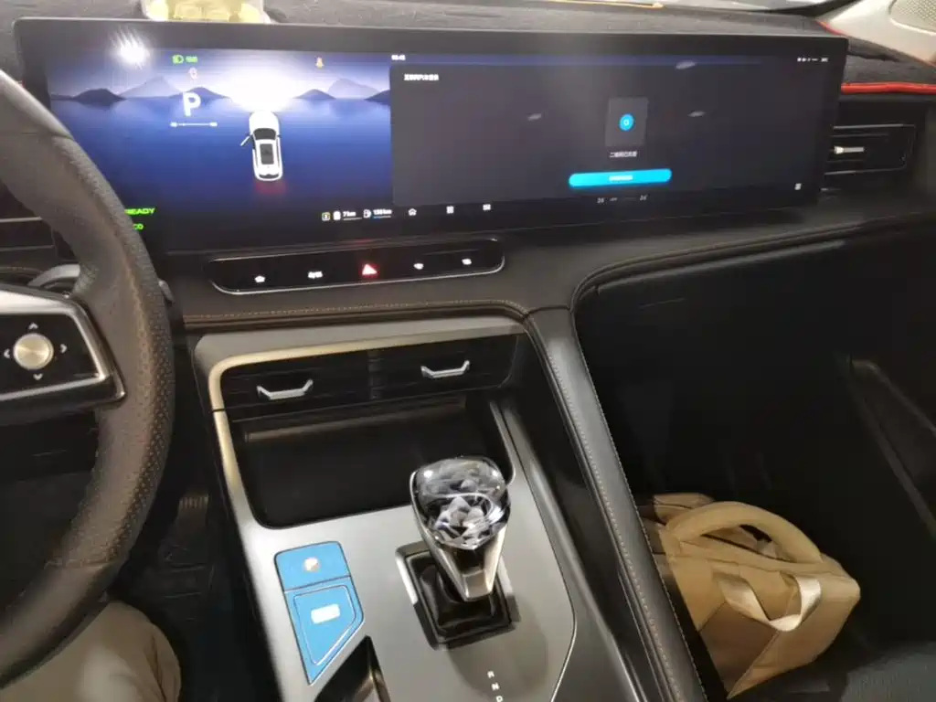 Roewe RX5 New Energy — миниатюра 13