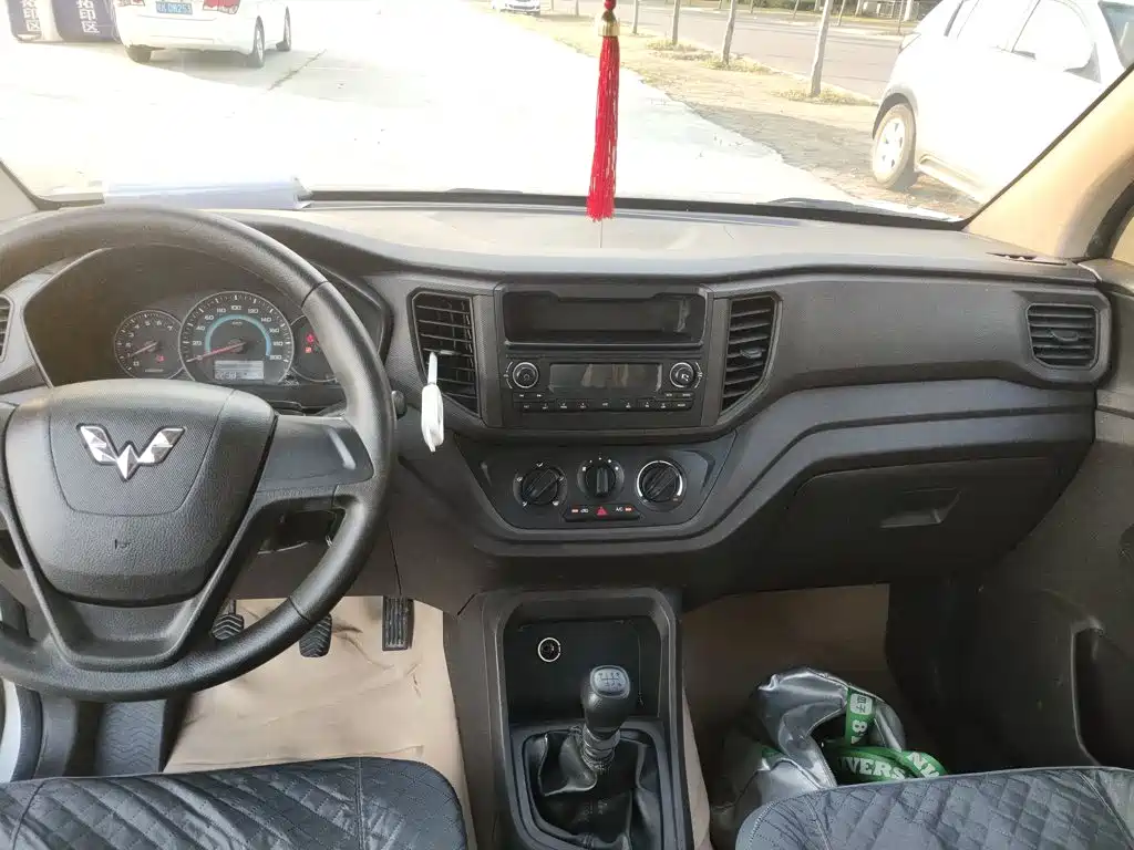 Wuling Hongguang V — миниатюра 13