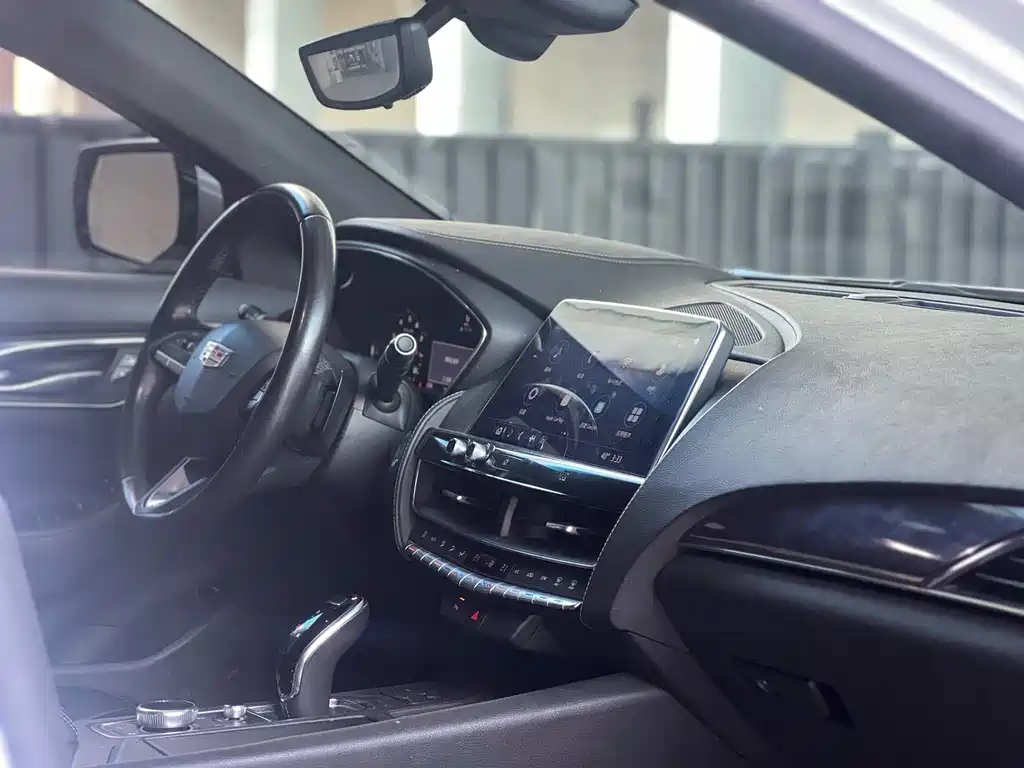 Cadillac CT5 — миниатюра 12