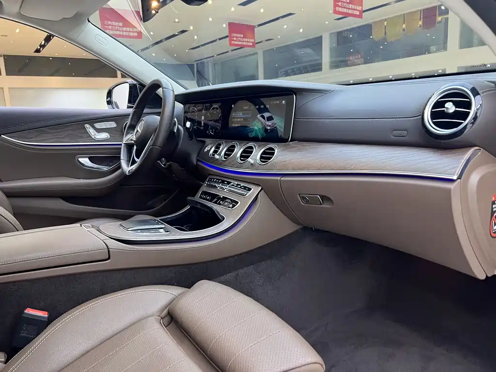 Mercedes-Benz E-Class — миниатюра 16