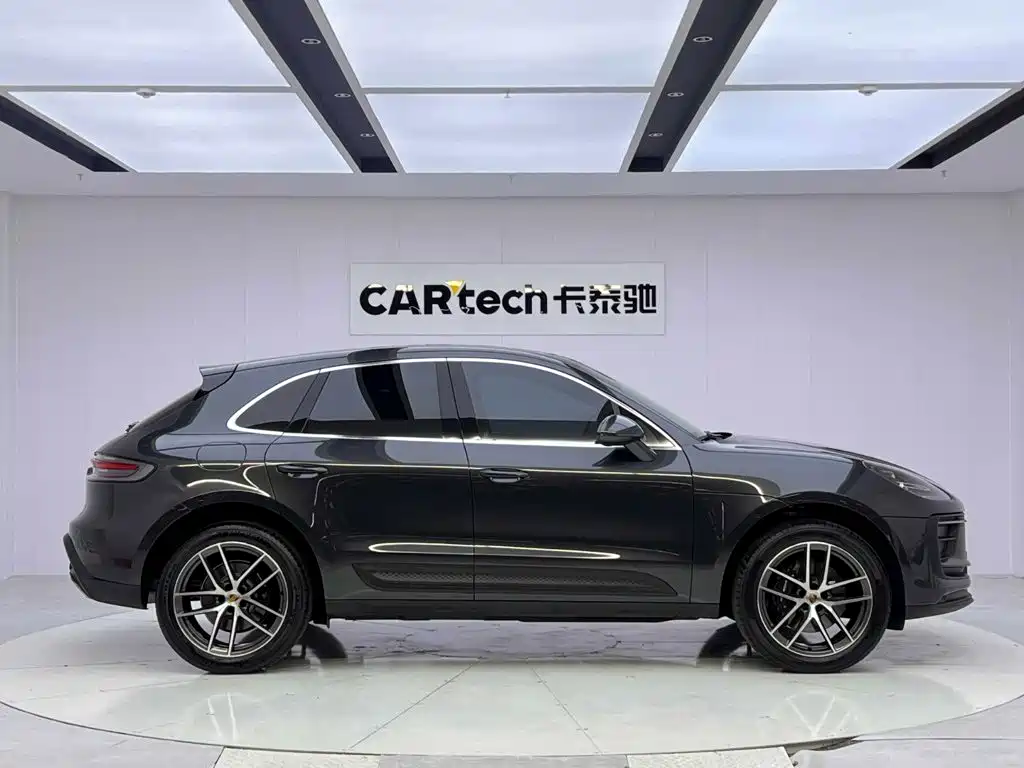 Porsche Macan — миниатюра 6