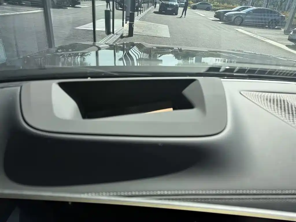 BMW X7 — миниатюра 10