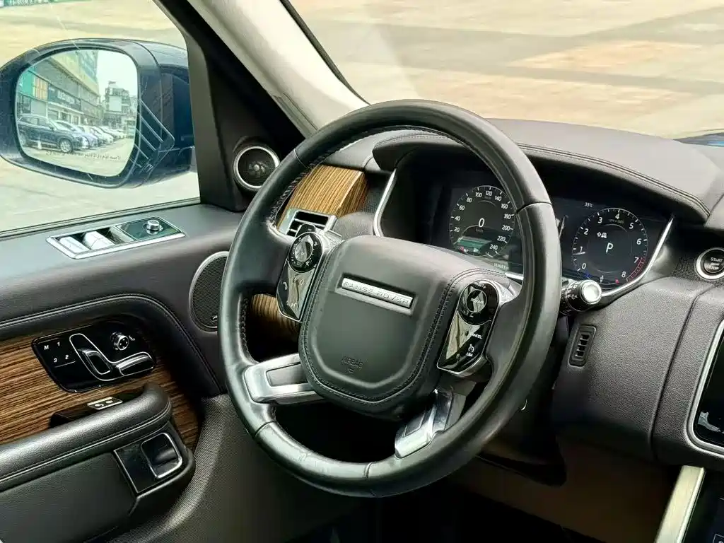 Land Rover Range Rover — миниатюра 8