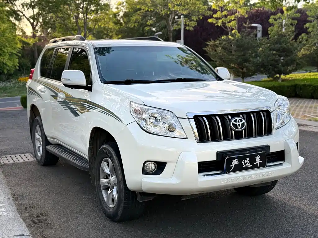 Toyota Land Cruiser Prado 2010 2.7L AT Standard