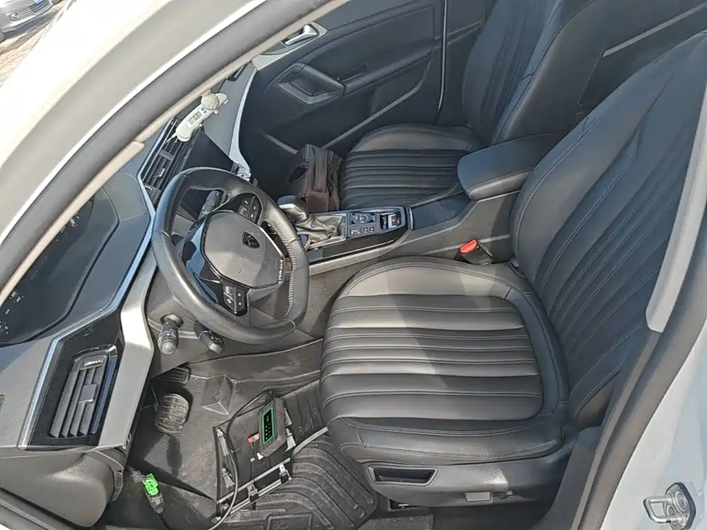 Peugeot 408 — миниатюра 15