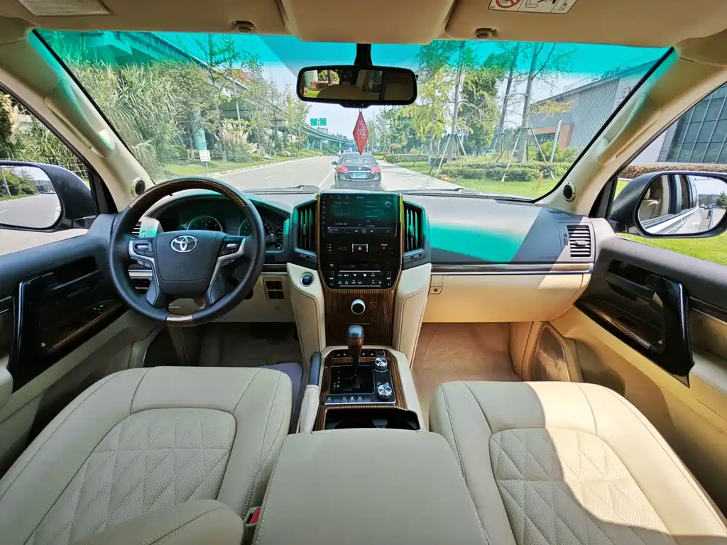Toyota Land Cruiser — миниатюра 9