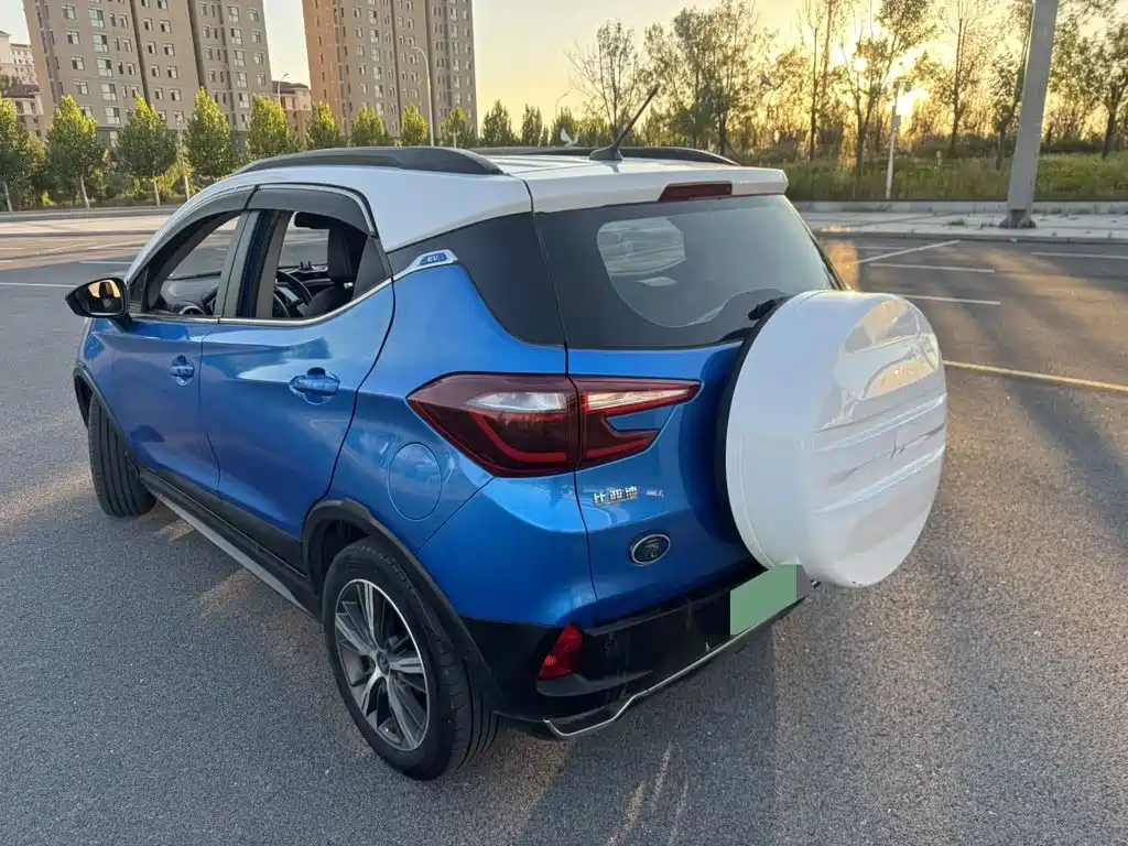 BYD Yuan EV — миниатюра 9