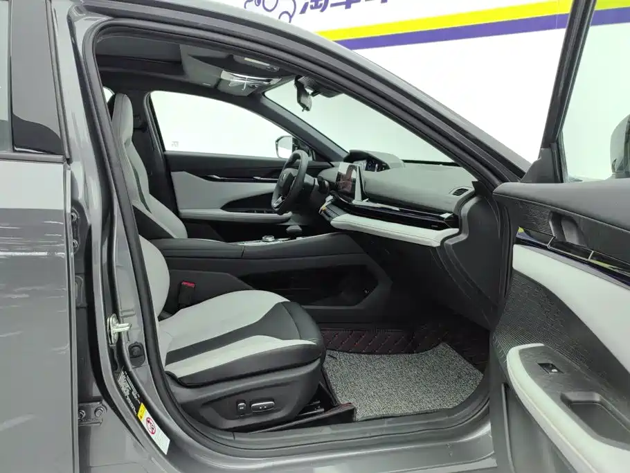 Changan UNI-V iDD — миниатюра 8