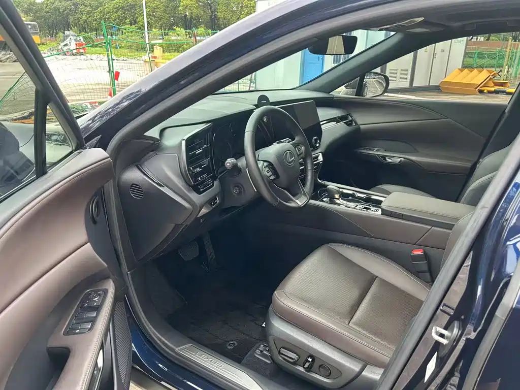 Lexus RX — миниатюра 4