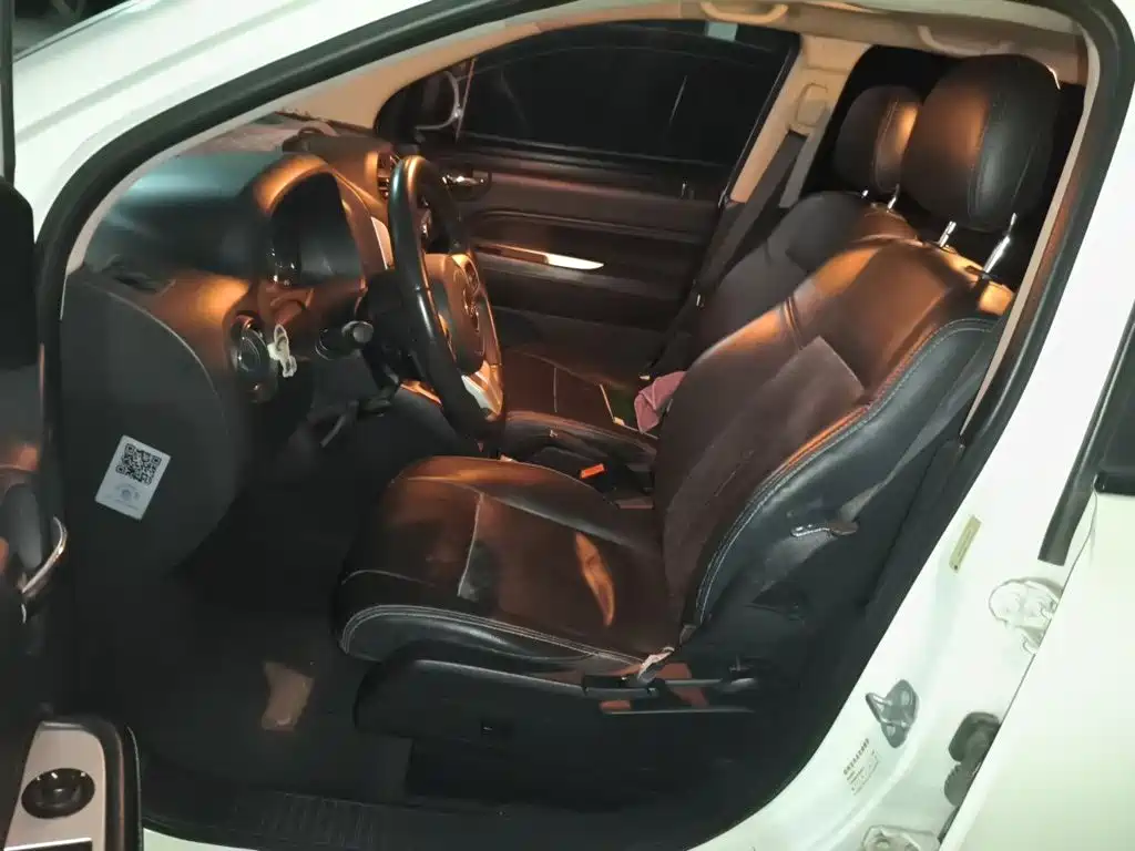 Jeep Compass (Import) — миниатюра 8