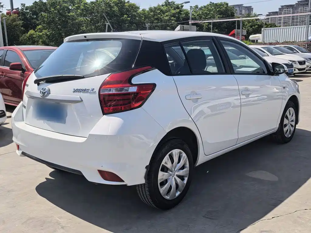 Toyota Yaris L — миниатюра 7