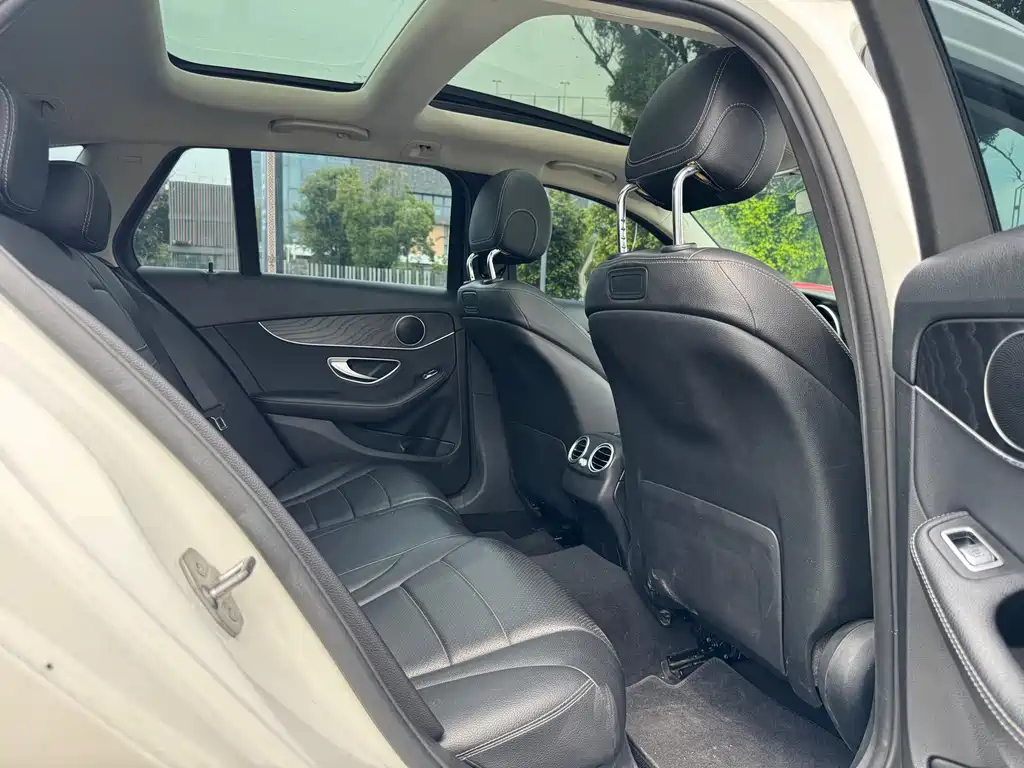 Mercedes-Benz C-Class (Import) — миниатюра 15