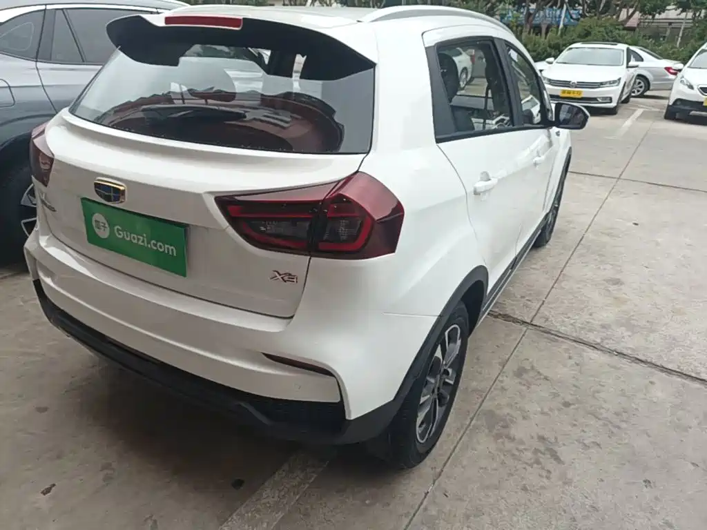 Geely Vision X3 — миниатюра 8
