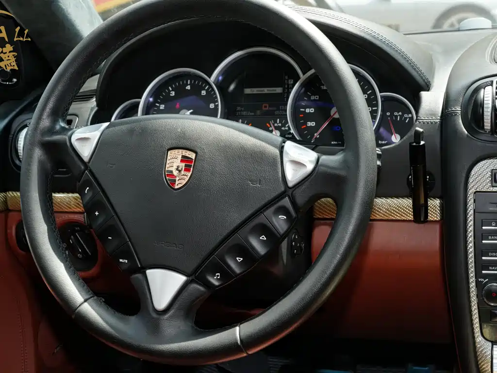 Porsche Cayenne — миниатюра 14