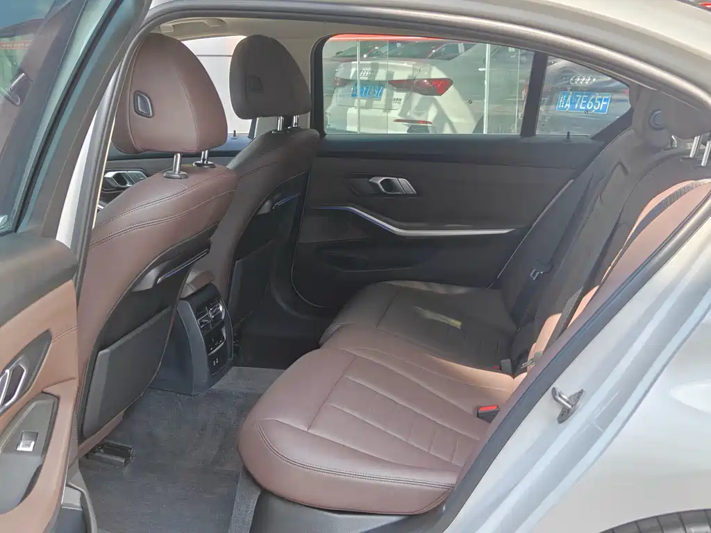 BMW 3 Series — миниатюра 7