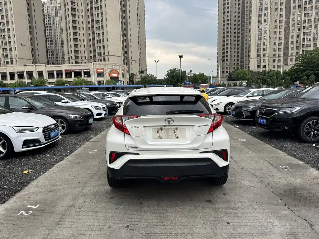 Toyota C-HR — миниатюра 8