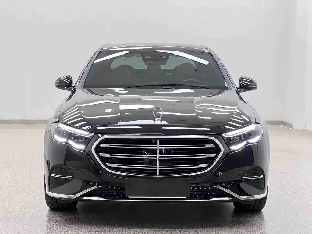 Mercedes-Benz E-Class — миниатюра 2
