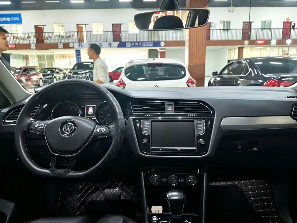 Volkswagen Tiguan L — миниатюра 6