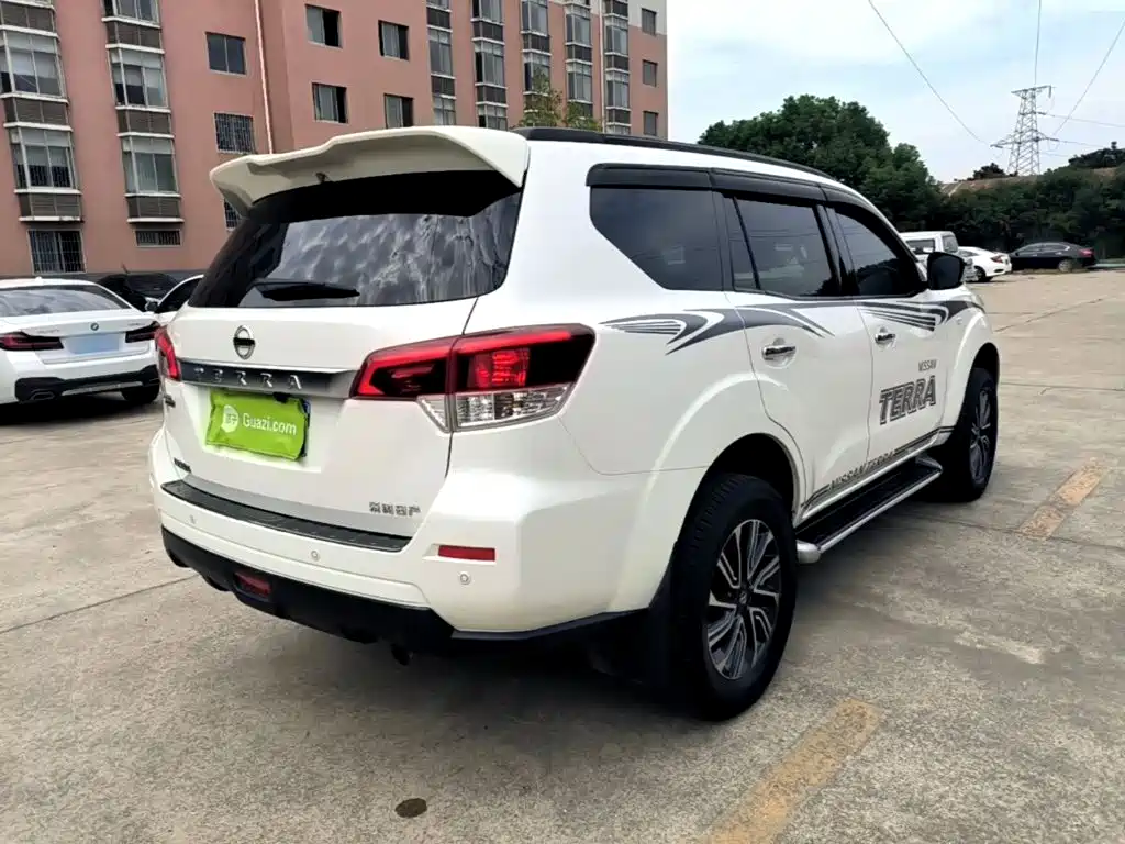 Nissan Terra — миниатюра 7