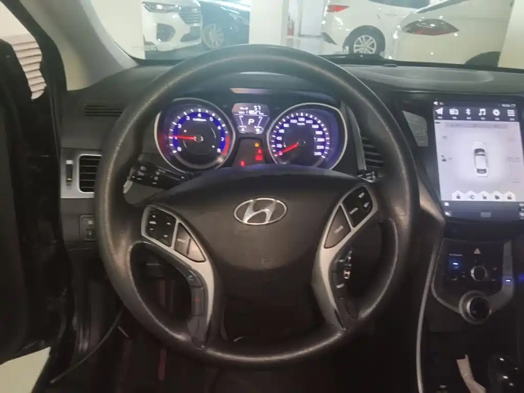 Hyundai Elantra Langdong — миниатюра 11